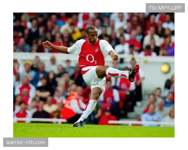 亨利巅峰期跑位与射门效率解析