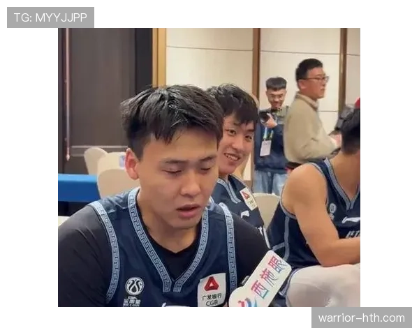 赵睿训练完直接去拍美食博主，这画风换了谁认得出啊？